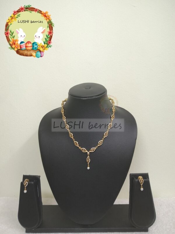 Gold-tone Swirl Necklace Set