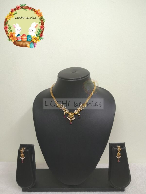 Delicate Stone Pendant Necklace Set