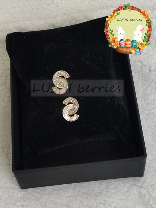 S Curve Shell Studs